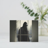 窓の外にビッグフット! ポストカード (スタンド正面)