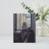 窓の女の子    ポストカード (スタンド正面)