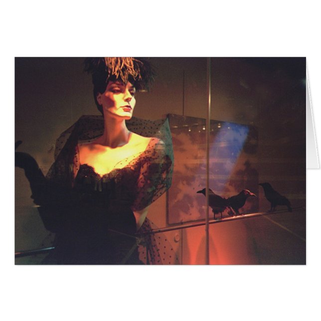 窓の女性 (正面横)