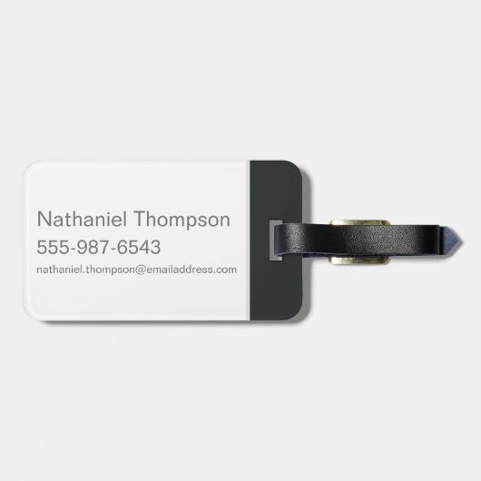 窓の後ろのSYLVESTER™ ラゲッジタグ (裏面横)