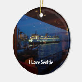 窓を通したフェリー セラミックオーナメント (左)