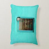 窓付き灰色鋼製ティール(緑がかった色)絵を描 アクセントクッション (裏面(縦))