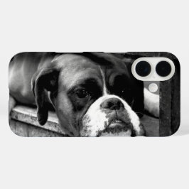 窓枠のボクサー犬 iPhone 16ケース