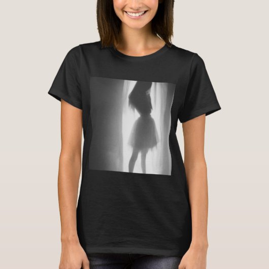 窓辺の影絵 Tシャツ (正面)