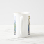 窓辺の静物画の骨灰磁器のマグ ボーンチャイナマグカップ (裏面)