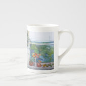 窓辺の静物画の骨灰磁器のマグ ボーンチャイナマグカップ (右)