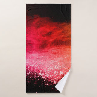 立ち上げカラフルパウダー、黒い背景で分離 バスタオル