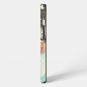 立体的に彫られた花柄 iPhoneケース (左側面)