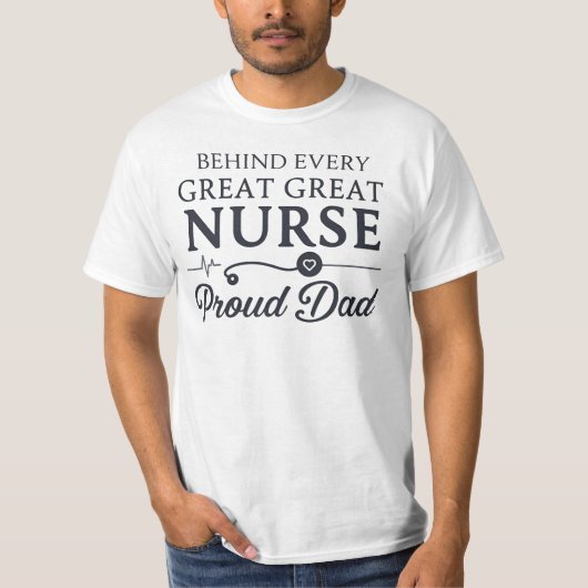 立派な誇り高きお父さんの背後には娘がいます Tシャツ (正面)