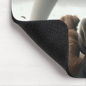 竜巻を見る女性と犬 マウスパッド (コーナー)