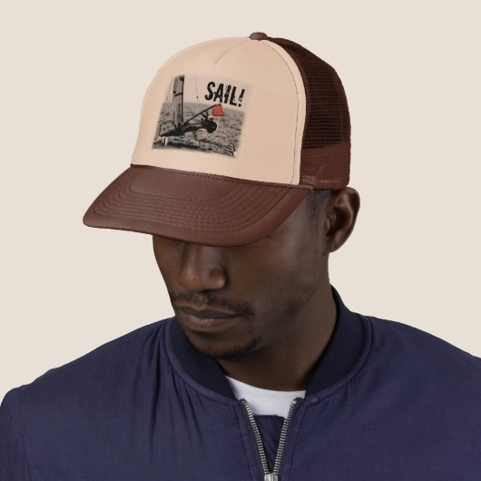 競艇のカタマランの写真 キャップ (インサイチュ)