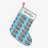 竹の漫画の上の可愛い笑顔のナマケモノイラストレーション スモールクリスマスストッキング (正面 (吊り時))