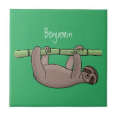 竹の漫画の上の可愛い笑顔のナマケモノイラストレーション タイル (正面)