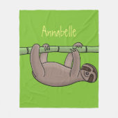 竹の漫画の上の可愛い笑顔のナマケモノイラストレーション フリースブランケット (正面)