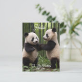 竹よくはしゃぐの森の中のベビーのパンダ ポストカード (スタンド正面)