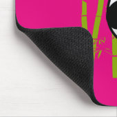 竹林の中に白黒の可愛いパンダがいる。 マウスパッド (コーナー)