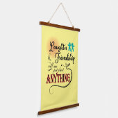 笑いと友情の壁のタペストリー 吊り下げ型タペストリー (傾斜あり)