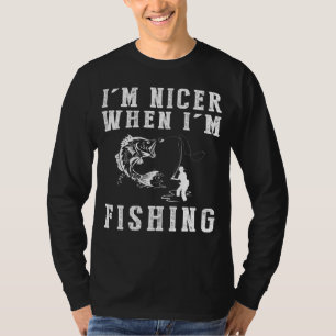 笑いの中で楽しむ:おもしろいを愛する釣りを受け入れる Tシャツ