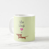 笑いは住み、ダックスフントを愛します コーヒーマグカップ (正面左)