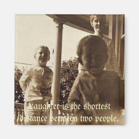 笑いは2人の間の最短距離である マグネット (正面)