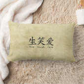 笑い愛アジア文字意匠は住んでいます ランバークッション (ブランケット)