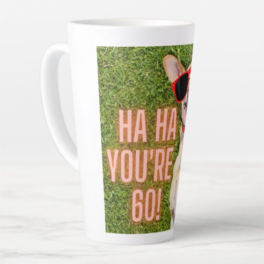 笑い犬60誕生日 カフェラテマグ (左アングル)