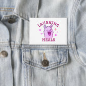 笑うかわいいラマを癒す 缶バッジ (インサイチュ)