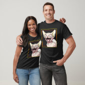 笑うスフィンクス猫 Tシャツ (ユニセックス)