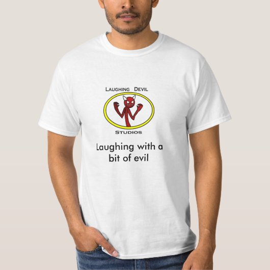 笑う悪魔のスタジオのロゴのワイシャツ Tシャツ (正面)