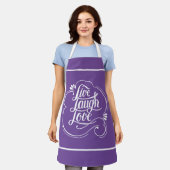 笑う愛 エプロン (着用した状態)