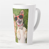 笑う犬30歳の誕生日 カフェラテマグ (右アングル)