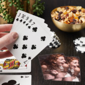 笑う若い女優 トランプ (インサイチュ)