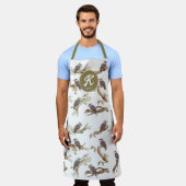 笑うKookaburraオーストラリアのユーカリプトゥスモノグラム エプロン (着用した状態)