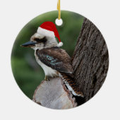 笑うKookaburra鳥クリスマスレッドサンタハット セラミックオーナメント (裏面)