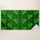 笑っおもしろいて、シャムロック、緑、st patricks day ビーチタオル (正面)