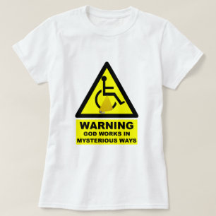笑わされるな無神論者 Tシャツ