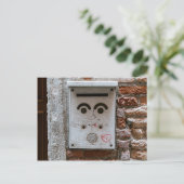 笑顔おもしろい付き郵便顔 ポストカード (スタンド正面)