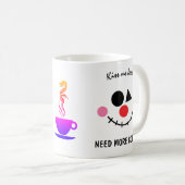 笑顔おもしろい顔。もっとコーヒーが欲しい。キスここに コーヒーマグカップ (正面右)