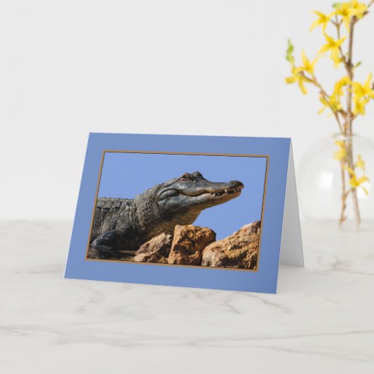 笑顔のアリゲーター，誕生日カード，ユーモア カード (黄色い花)