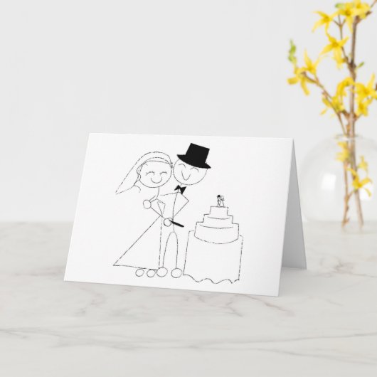 笑顔のスティックフィギュアカップルが結婚ケーキを切る カード (黄色い花)