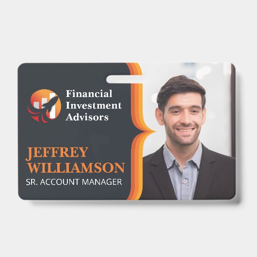 笑顔のビジネスマン |財務ロゴ |バーコード バッジ (正面)