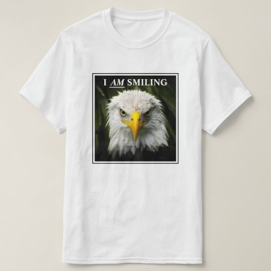 笑顔の不機嫌なワシの写真 Tシャツ (デザイン正面)