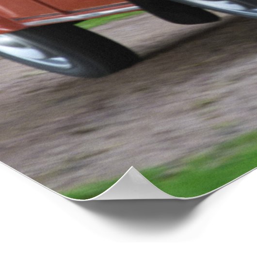 笑顔の女性と古い赤いシトロエン2CV車 ポスター (角)