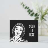 笑顔の女性贈り物を自分でレトロで作る ポストカード (スタンド正面)