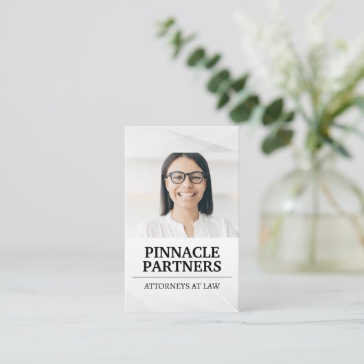 笑顔の女性 | Law Justiceロゴ 名刺 (スタンド正面)