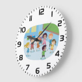笑顔の小学生が一緒に遊ぶ ラージ壁時計 (傾斜)