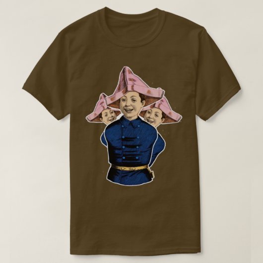 笑顔の少年の紙帽子 Tシャツ (デザイン正面)