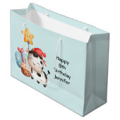笑顔の牛かわいい愛らしい誕生日 ラージペーパーバッグ (正面アングル)