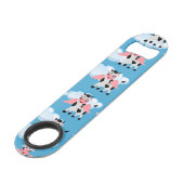 笑顔の牛のピンクの羽飛んでいるの動物のおもしろい漫画 スピード栓抜き (裏面アングル)