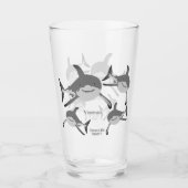 笑顔よくはしゃぐのサメ海ライフイラストレーション タンブラーグラス (正面)